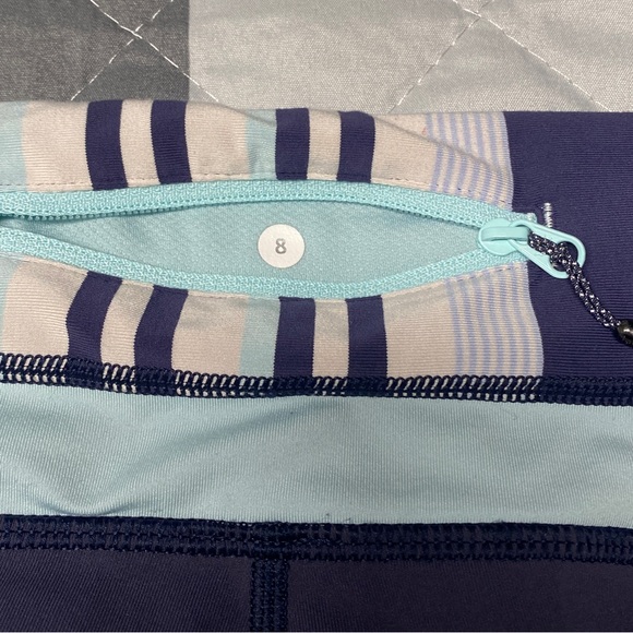 Blue Lululemon Run A Marathon Crop II, 8 - Picture 10 of 15